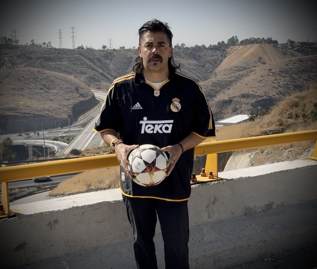 abogadopateador's tweet photo. @realmadrid @adidasfootball Increíble clásico que no pasa de moda #RMCFBringBack https://t.co/5frdwECAXw