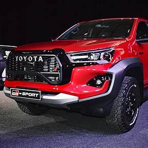 boipelo22003's tweet photo. Toyota Hilux GR‑Sport
🔹 2.8 GD‑6 turbodiesel
🔹 221 hp @ 3 400 rpm
🔹 550 Nm @ 1 600–2 800 rpm
🔹 Part‑time 4WD, 6‑sp auto
RRP: R999 000 🇿🇦
#ToyotaHilux #BakkieLife #CarsSA https://t.co/KosSSQ8pUT