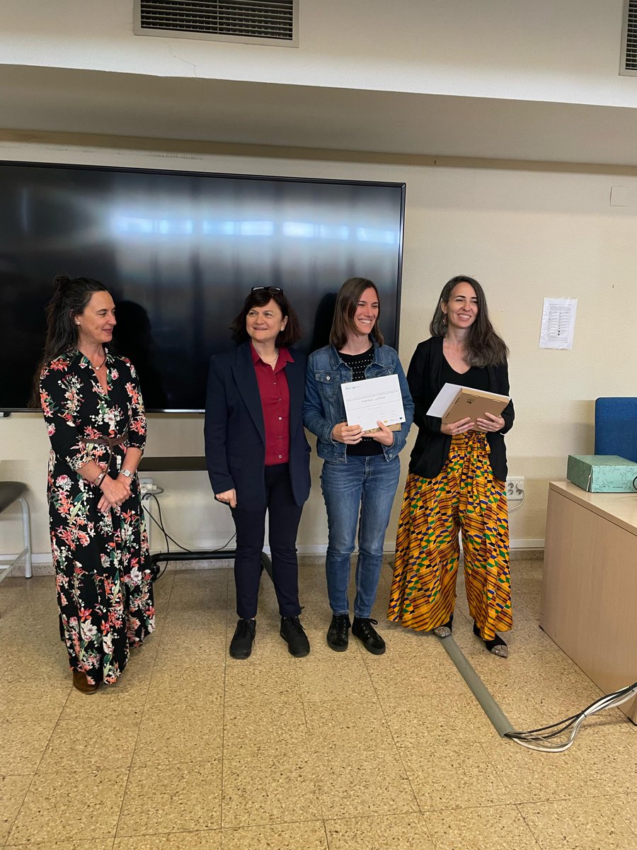 Cerramos el #LaboratoriodeideasCIBERSAM con los premiados:
🏆Premio ELSA VALDIZÁN: Irene Chavarría (ex-aequo con Gemma Gónzález, que no ha podido asistir presencialmente)
🏆MEJOR PRESENTACIÓN ORAL: Héctor Cañeque
🏆MEJOR POSTER: Mariona Latorre

👏¡Enhorabuena a tod@s!👏

#CIBER