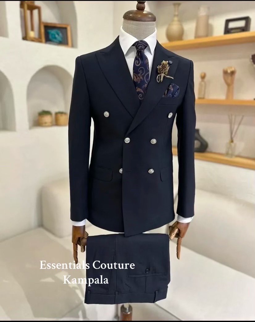 𝐄𝐒𝐒𝐄𝐍𝐓𝐈𝐀𝐋𝐒 tweet media