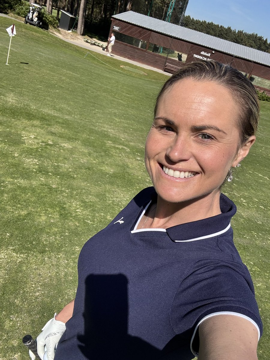 Carly Booth tweet media