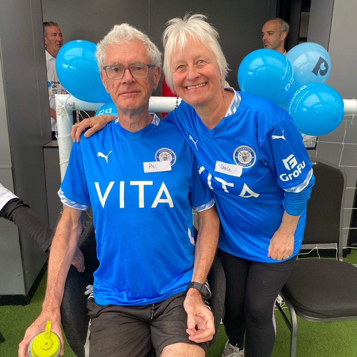 SCFCCommunity's tweet photo. 💙 On #WorldParkinsonsDay we raise awareness and show support to all those affected by Parkinson’s

⚽ In partnership with @ParkinsonsUK, @SCFCCommunity runs a walking football group which is today playing on @hotelfootballuk's rooftop pitch 🤩

@StockportCounty @EFL_Community https://t.co/kU9ji1rdcT