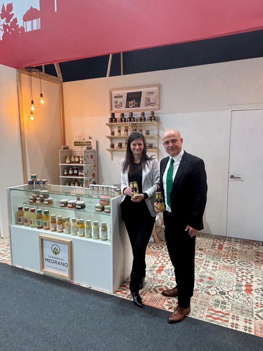 ConservaMedrano's tweet photo. ¡Gracias a todas las personas que nos habéis visitado en el 38º Salón Gourmets! 
Nos vemos el próximo año para seguir llevando lo mejor de Navarra al mundo. 🌍  
#SalónGourmets #SG25 #CalidadNavarra #NafarKalitatea #AquíEstáNavarra #HemenDagoNafarroa #ReynoGourmet https://t.co/0e8M8gXi2u