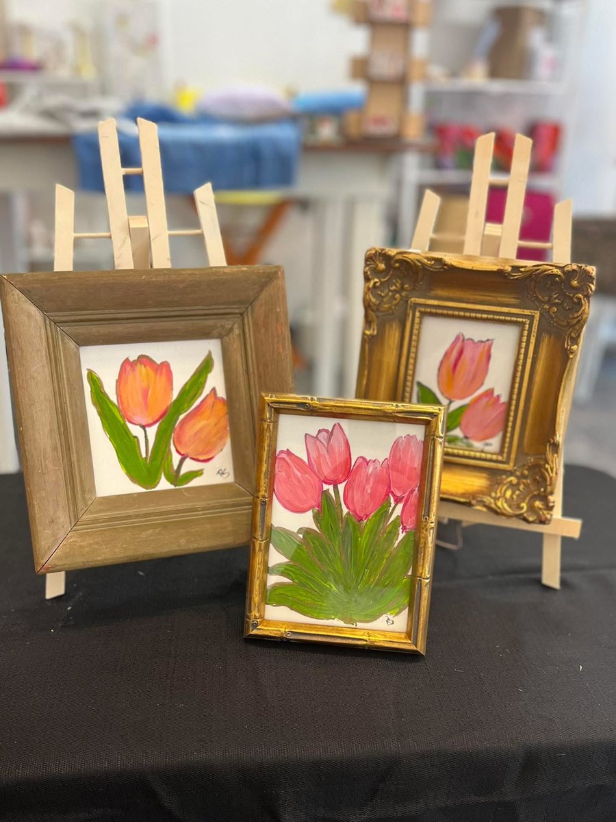 ⭐️⭐️NEW BUSINESS HIGHLIGHT⭐️⭐️

The Artist Coop on Main is bringing creative energy to downtown Gibsonville! 🎨🖌️
This new space is a haven for local artists + makers, offering handcrafted goods, unique gifts, and one-of-a-kind artwork.

📍120 W Main St, Downtown Gibsonville