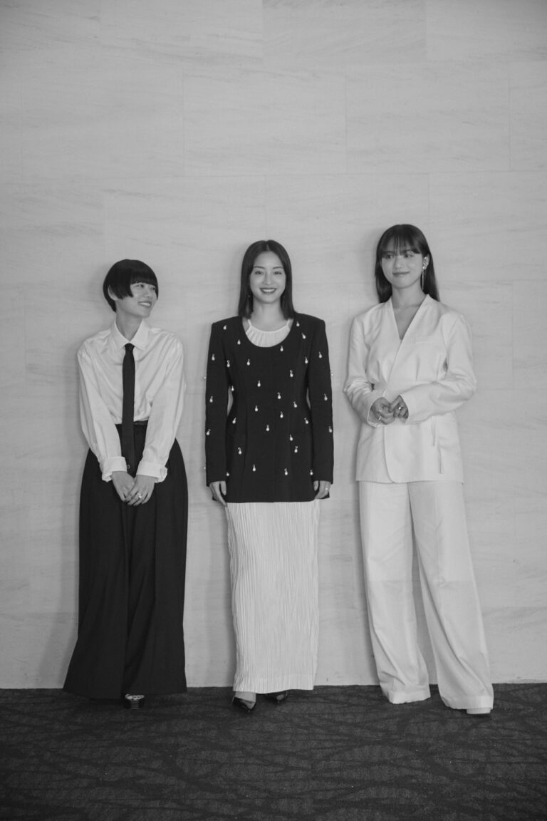 floweringhana's tweet image. 🖤🩶🤍
#片思い世界
#広瀬すず #杉咲花 #清原果耶
#Numero
numero.jp/talks-122/