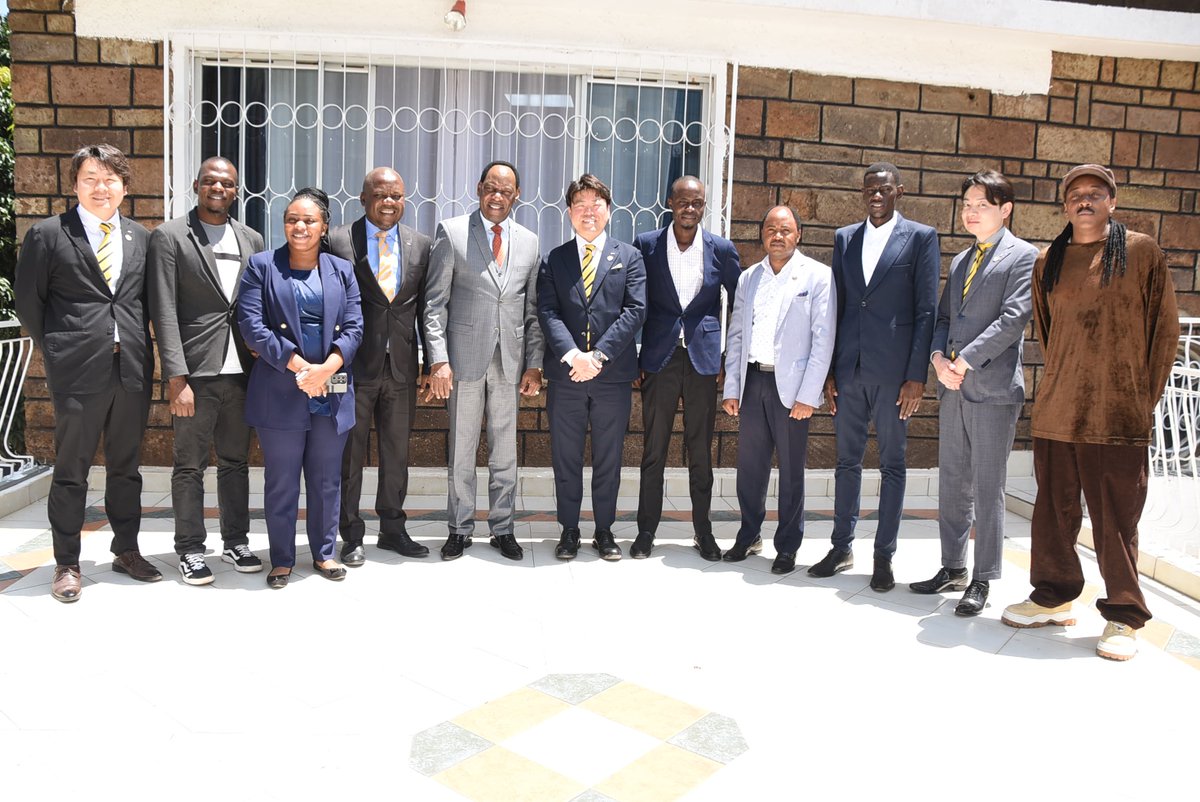 PeterMutinda25's tweet image. Honored to join Dr. Ezekiel Mutua hosting JCI President Keisuke Shimoyamada &amp;amp; delegation (inc. Olatunji Oyeyemi &amp;amp; Sandra Penzi). 
Recognizing MCSK's great work with youth empowerment, we discussed JCI &amp;amp; AAMECC partnering to empower young creatives globally. #JCI #AAMECC #MCSK