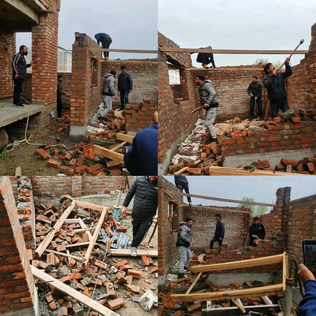 RisingKashmir's tweet photo. #SMC conducts #demolition drive to address illegal constructions in #Shalteng and #Maloora
@SMC_Srinagar
@srinagaradmin
@owais_ias https://t.co/hZAWMIuKRe https://t.co/C8I0YUyou2