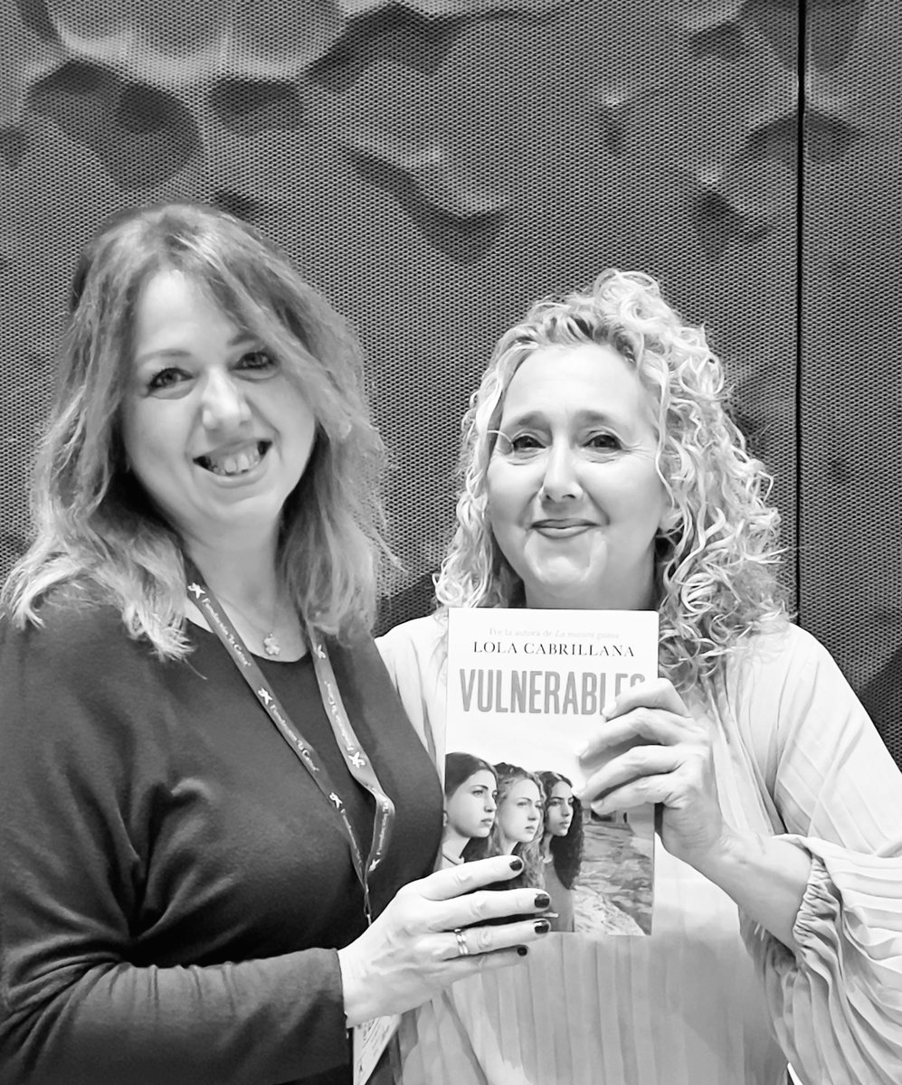 Señorita Rotesmeyer 🍏💚❤️🩹 (@larotesmeyer) on Twitter photo De <a href="/de_infantil/">Lola Cabrillana</a> poco os puedo decir ya, que no sepáis.
La admiro por su lucha incansable.
Por la sensibilidad de su alma.
Por la sonrisa eterna.
Por la mirada franca.
Y por construir historias que inspiran, que duelen, que sueñan, que aman, y que nunca dejan indiferente. De <a href="/de_infantil/">Lola Cabrillana</a> poco os puedo decir ya, que no sepáis.
La admiro por su lucha incansable.
Por la sensibilidad de su alma.
Por la sonrisa eterna.
Por la mirada franca.
Y por construir historias que inspiran, que duelen, que sueñan, que aman, y que nunca dejan indiferente.