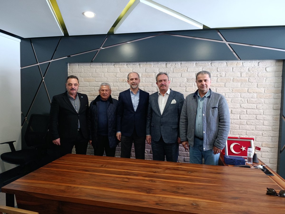 Türk İnternet Medya Birliği (TİMBİR) Genel Başkanı Dr. Süleyman Basa, Birlik Haber Ajansı Yönetim kurulu Başkanı Cengiz Aksan ile birlikte, AK Parti Hatay Milletvekili Sn. Abdülkadir Özel'i ziyaret ettik. Sohbetimize İş insanı Bedrettin Öz de dahil olunca, keyifli vakit geçirdik.