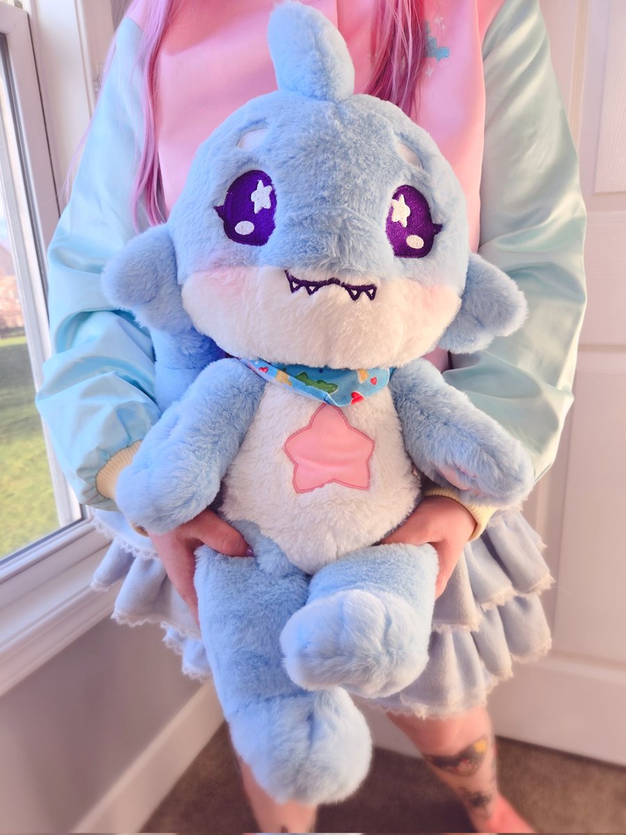 Sugary_Carousel's tweet photo. Fruit Snax hopes you have an amazing Friday!! 🦈💗 https://t.co/H1OhXRPHji
