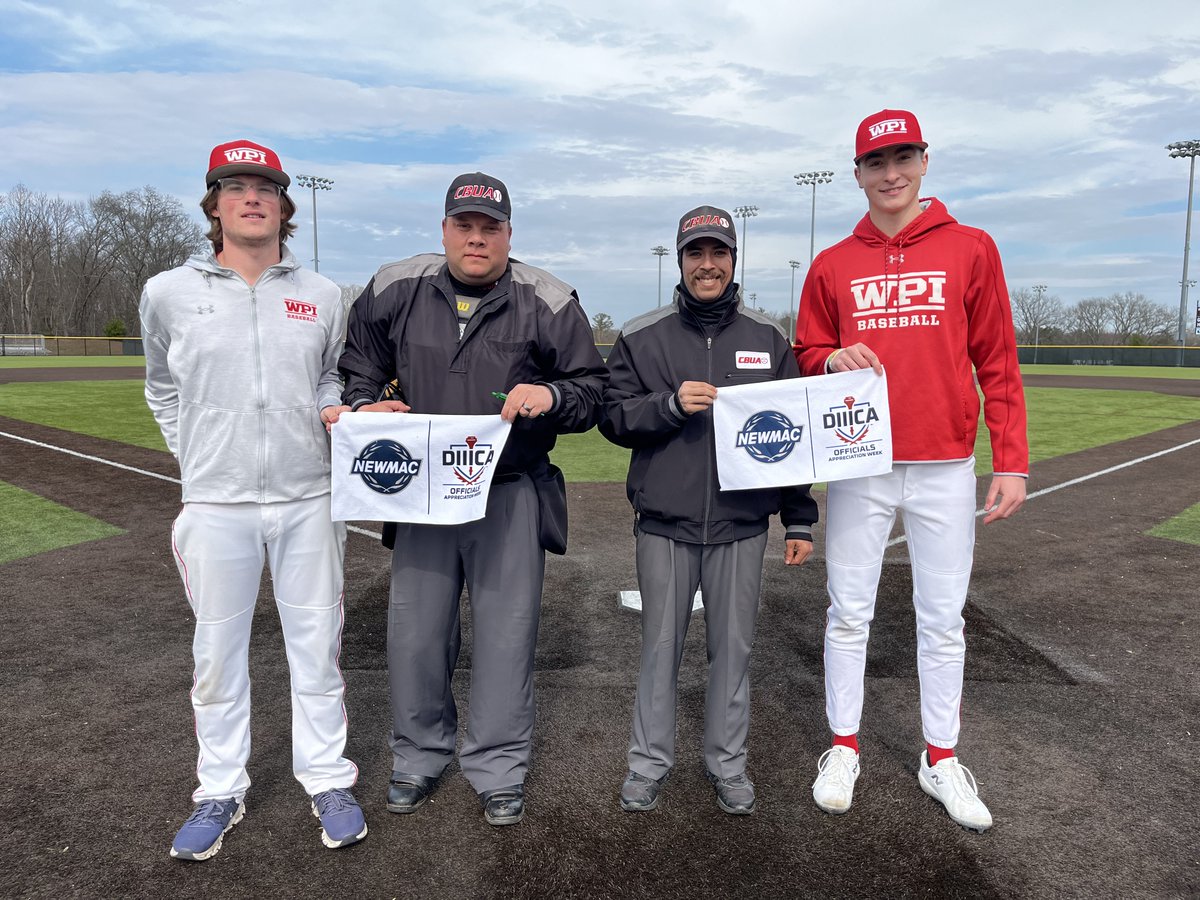 NEWMACsports's tweet photo. OFFICIALS APPRECIATION WEEK 🤝

@WPIAthletics student-athletes handed NEWMAC towels to officials at their game yesterday to thank them for their commitment and dedication to the sport of baseball! 

#GoNEWMAC // #WhyD3 // #ThankARef https://t.co/pY9JPQZbbT