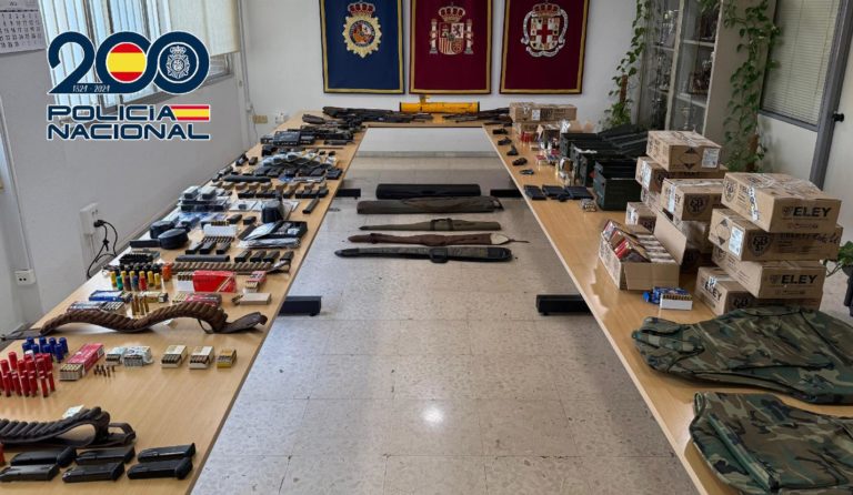 narcodiario's tweet photo. Se creían impunes en #pechina #almería . 49 registros en un pueblo de 4.000 habitantes acabaron con el dominio del #narco en la zona. Vendían armas a gran escala y producían #droga, siempre en conexión con otros puntos de #españa y #Europa . VÍDEO 📹 📼
https://t.co/VDWk91nrN5 https://t.co/lOGqTCTRp9