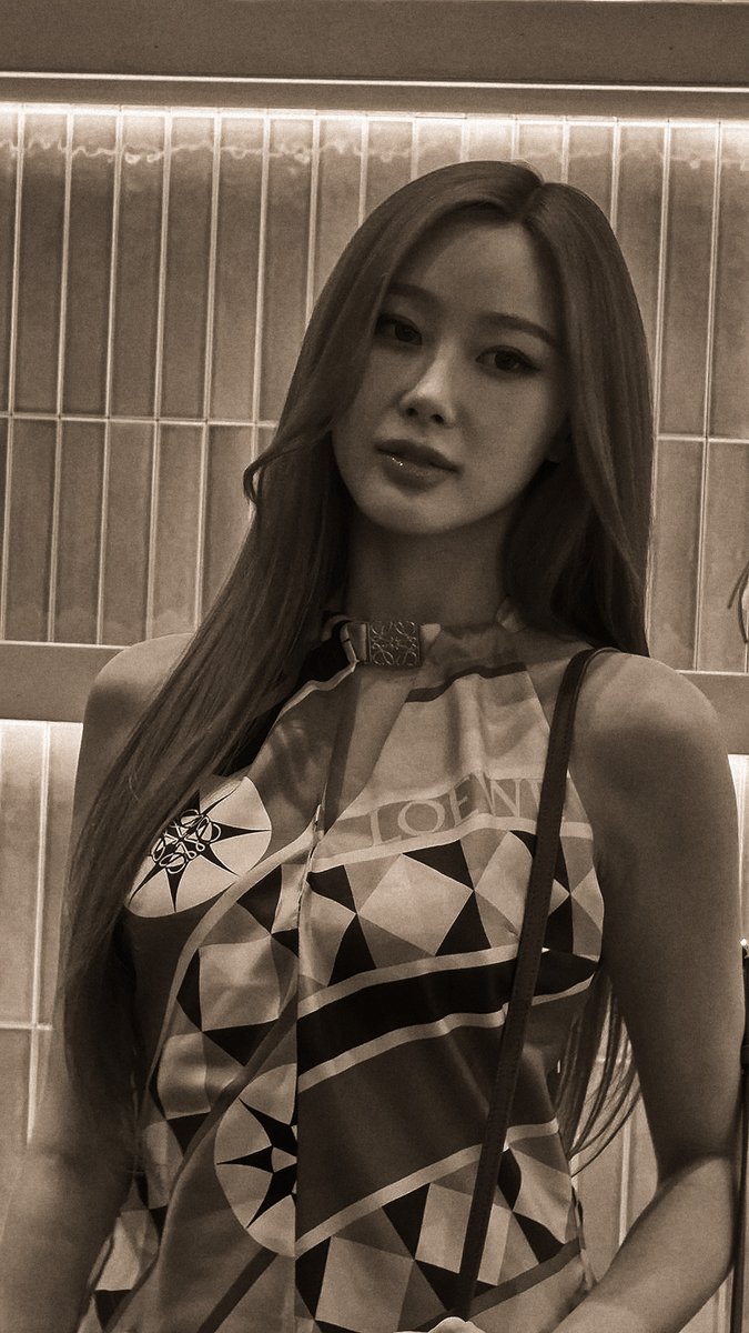 ️️ ️
️️ ️️
Cuma gara-gara dandanan begini, gua dilabrak orang?
️️ ️
️️ ️️