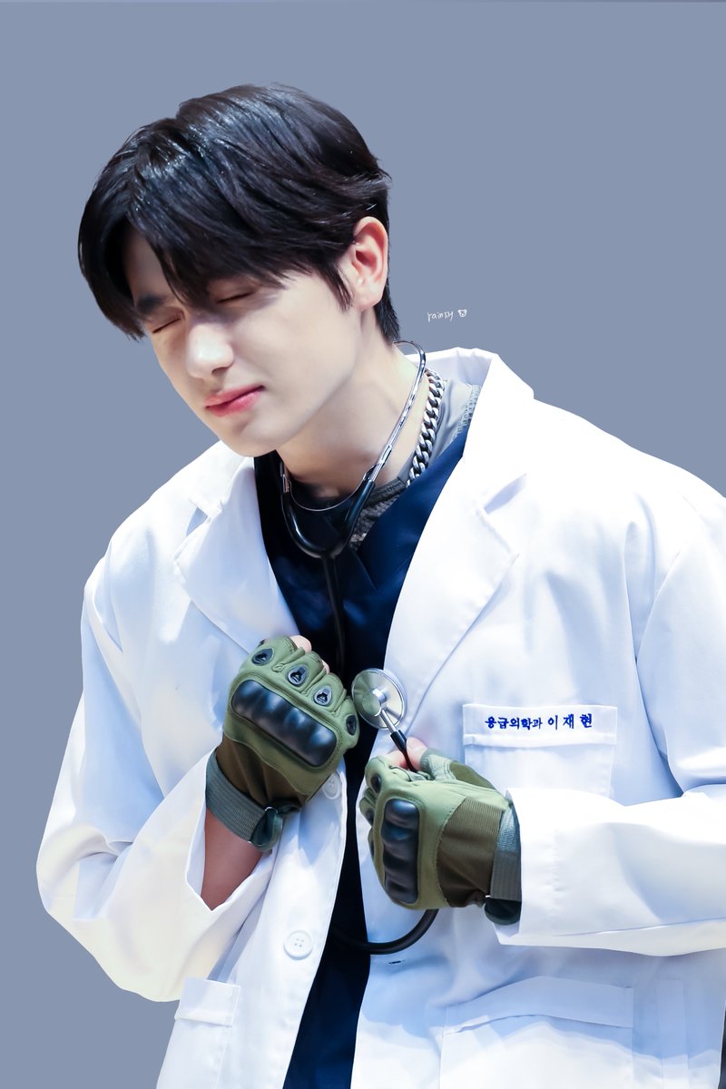 913rainlily's tweet photo. 250328 📷 위드뮤

선생님!! 괜찮으세요?!

#현재 #이재현 #더보이즈 #THEBOYZ #TBZ #HYUNJAE https://t.co/jc52jrTuxr