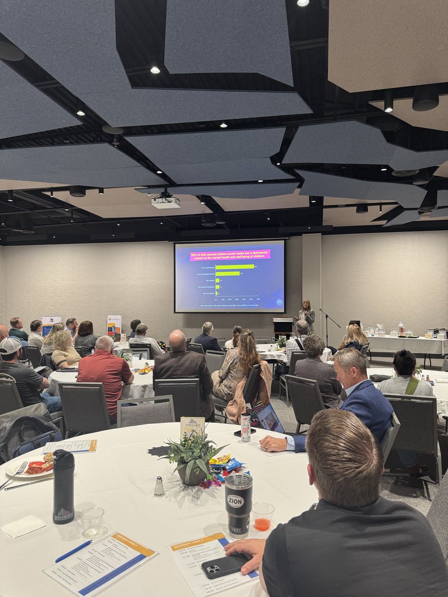 AWinderNewton's tweet photo. We have incredible people working to keep Utahns healthy. This week I presented to local health departments and their board members throughout the state. We discussed the harms of social media and the importance of human connection. #Disconnect2Reconnect #OfficeofFamilies #utpol https://t.co/xWSpJtEWjx