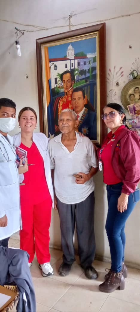 Se realiza casa a casa en conjunto con la coordinadora de la FBA y funcionarios de la Dirección Regional de Salud en unión con la Misión Médica Cubana en el Estado Barinas en saludo Al XXII Aniversario de la Fundación Barrio Adentro. 
#CubaPorLaVida 
#CubaCoopera
