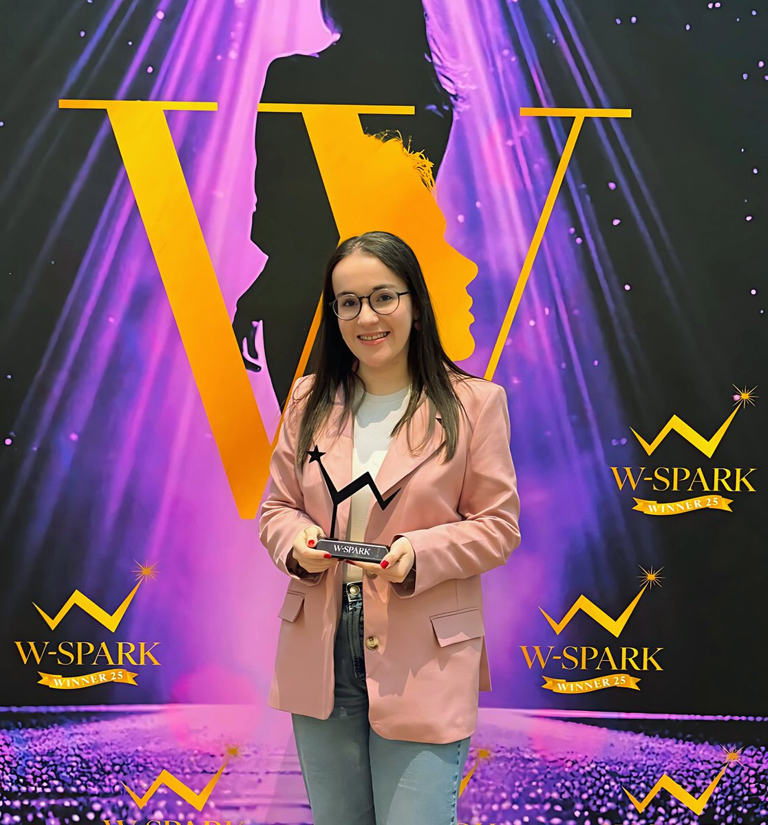 WeChipTech's tweet photo. İş Analisti'miz Şevval Karataş, PSM dergisi tarafından iş hayatındaki başarılı kadınları öne çıkarmak amacıyla hazırlanan WSpark’25 Başarısıyla Parıldayan Kadınlar ödül listesinde yer aldı. Değerli çalışma arkadaşımızı tebrik ederiz! ✨ 🎉 https://t.co/AyX7KsFIRX