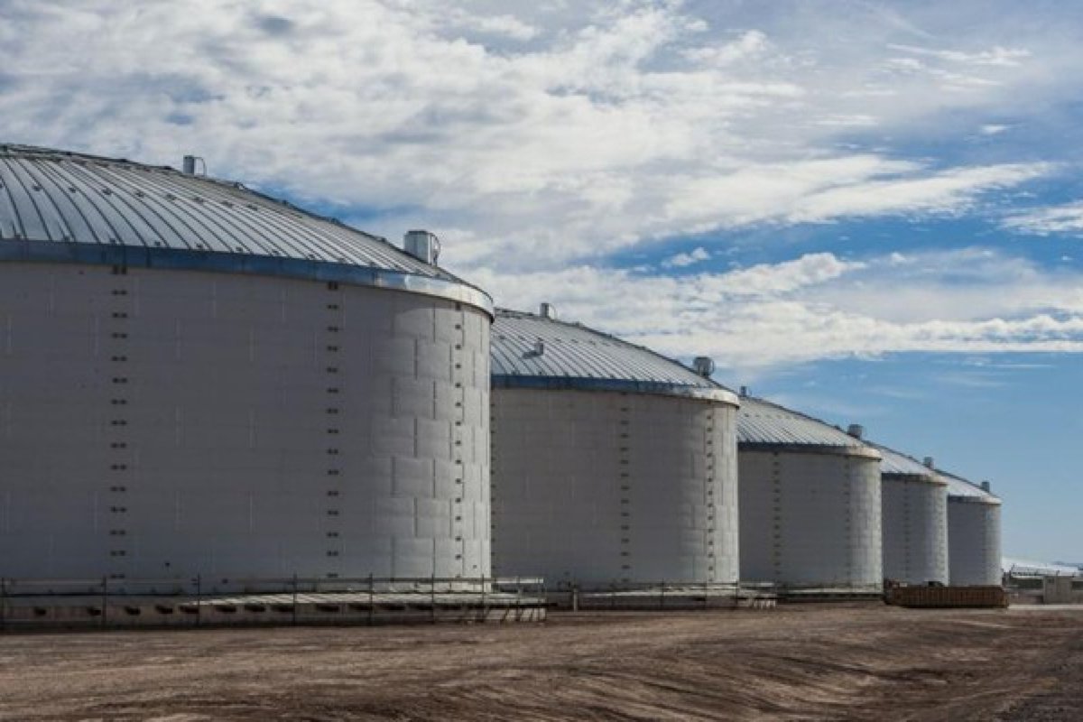 EPRmagazine's tweet photo. According to a report by DataIntelo the global thermal energy storage market size is projected to grow at a robust CAGR of 10.1% during the forecast period

Read More: https://t.co/tljMTIjAWu

#thermalenergystorage #storagemarket #HVAC #eprmagazine https://t.co/7Hn5SPHE6T