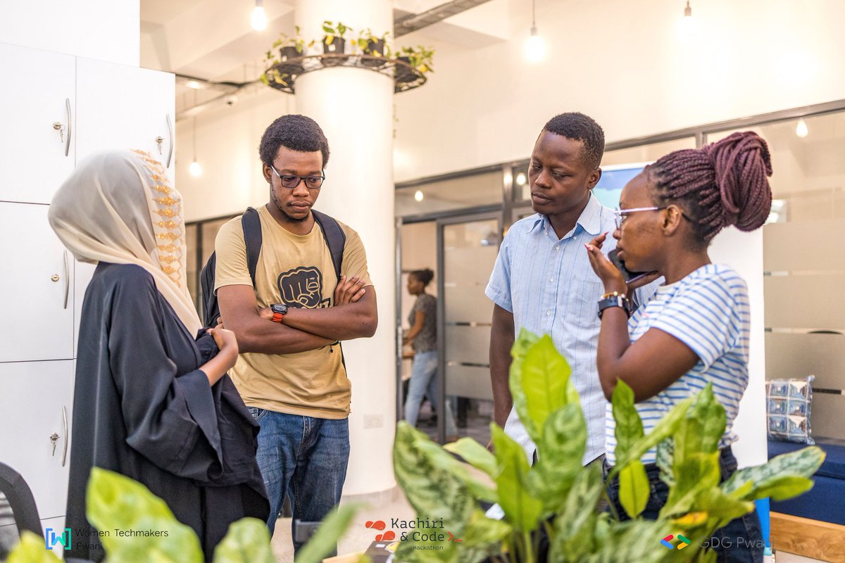 Biyasha1's tweet photo. Kachiri in my soul, code in my veins. One roots me, the other rewires me.

#KachiriandCode 
#IWDPwani #IWD2025  #RedefinePossible #GDGPwani #WTMPwani 

#CodeAndCulture https://t.co/4Jvp4wz0Ep