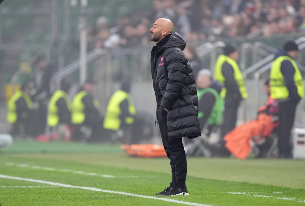 JohyanCruyff's tweet photo. Chelsea came out as 3-0 winners against Legia Warszawa &amp; I think Maresca’s small tweak in the 2nd half gave us a huge advantage, did you spot it?

THREAD: https://t.co/ltt2W150H3