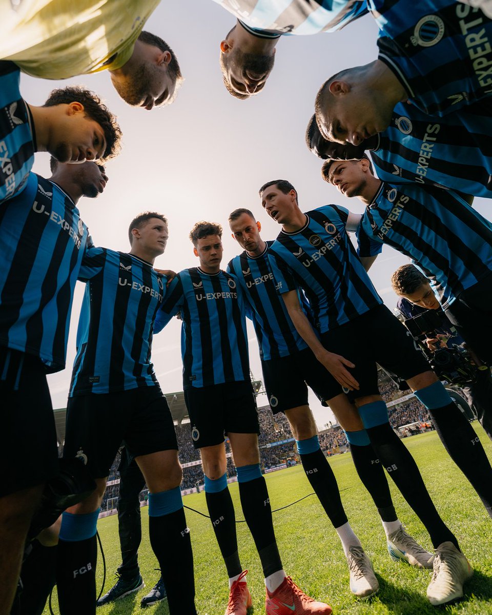 ClubBrugge's tweet photo. As one today 👊 #CLUGNK https://t.co/Q9KdtfkCUM