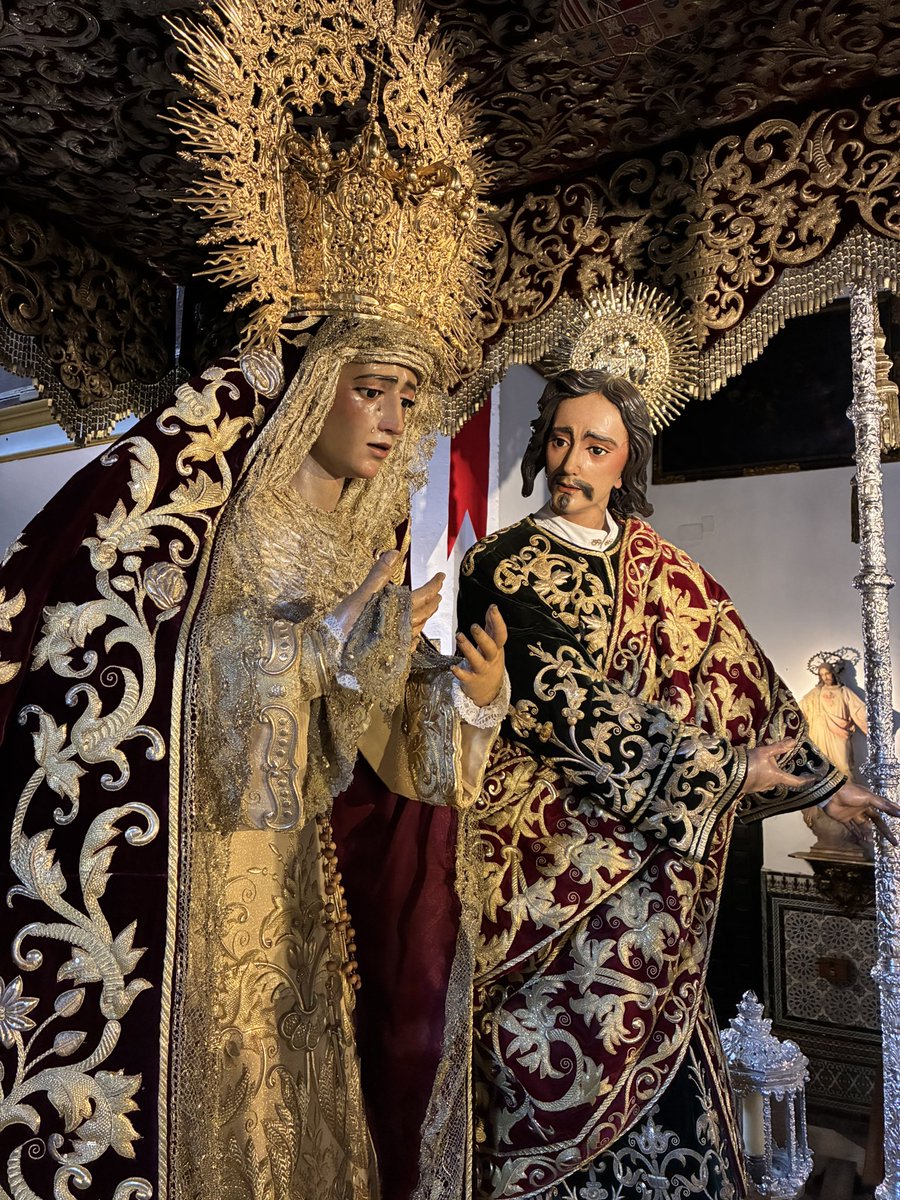Hdad_Amargura's tweet photo. 🔴 Como cada Viernes de Dolores, las Hermanas de la Cruz han prendido de la cintura de María Santísima de la Amargura la corona dolorosa de Madre María de la Purísima.

Todo se encuentra dispuesto para un nuevo Domingo de Ramos.

#SilencioBlanco25 https://t.co/pQSQAjedBE