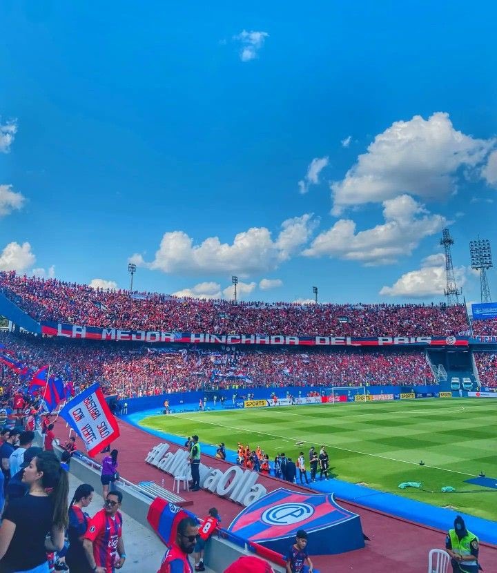 SantiRavidlasPy's tweet photo. 🚨ATENCIÓN‼️ CLUBES con MÁS HINCHAS en #PARAGUAY 🇵🇾 (Fuente: @Noitedecopa)
  
1️⃣ 42.1% - #CerroPorteño
2️⃣ 41.6% - #Olimpia
3️⃣ 6.2% - #Guaraní
4️⃣ 3.8% - #Libertad
5️⃣ 2.4% - #Nacional
6️⃣ 1.7% - #Luqueño
7️⃣ 0.6% - #SolDeAmérica
8️⃣ 0.2% - #GeneralCaballero
  
🫵🏼 ¿TU OPINIÓN? 👀 https://t.co/ASyVwzU9Br
