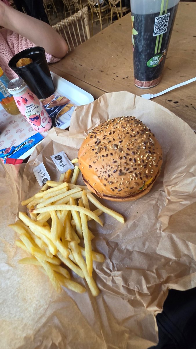 Quelle belle journée avec ma fille au #ParcAstérix avec en prime la découverte du nouveau restaurant les faste du nil ! 

Cc <a href="/Sami_Parks/">Sami_Parks 🎢</a>