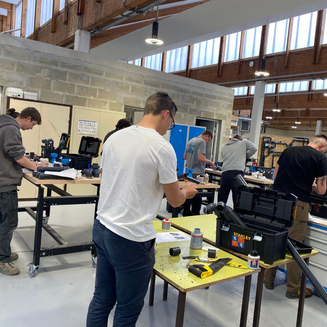 Ce lundi, 7 de nos apprentis en BP Métiers de la piscine ont participé au concours "Un des Meilleurs Apprentis de France" au Lycée Jean Garnier à Morcenx.

Bravo à eux pour leur engagement et leur savoir-faire ! 👏 
#MAF  #apprentissage #alternance #formation
