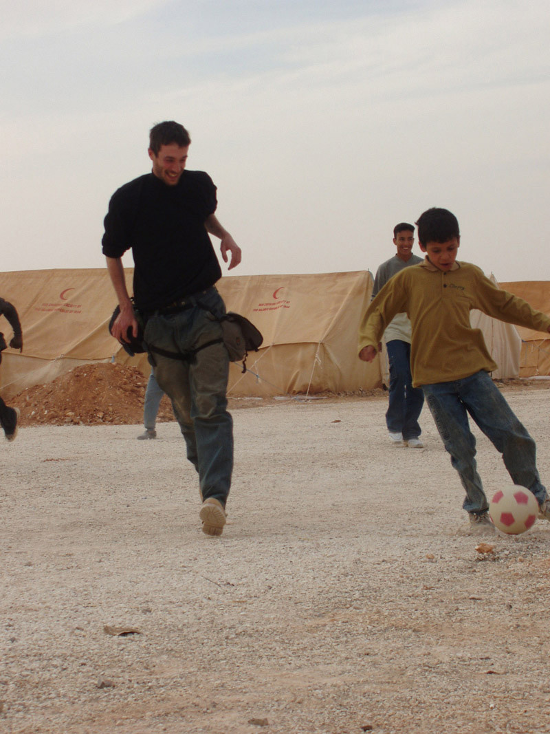 SpiritofLenin's tweet photo. On this day in 2003, Tom Hurndall, a British photography student, and a volunteer for the International Solidarity Movement (ISM), was shot in Gaza by an IOF sniper while trying to save Palestinian children from IOF gunfire.

Hurndall died in January 2004 after a 9-month coma. https://t.co/QAkMy7iTSG