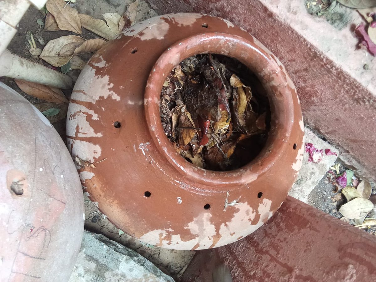 Swachh_Jaipur's tweet photo. नगर निगम ग्रेटर, जयपुर रहवासियों द्वारा #WasteSegregation के साथ ही गीले कचरे के निस्तारण हेतु #Home_Composting अपनाई जा रही है |

#SwachhBharat 

@SwachhBharatGov https://t.co/Gm266YwW98