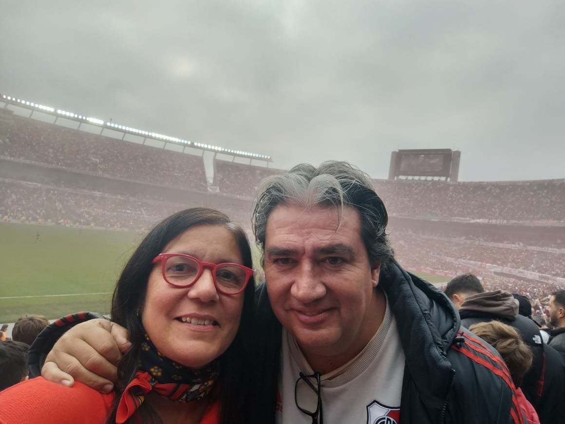 gonziver's tweet photo. ¿Se acuerdan cuando les conté del ñoqui del siglo, @jmditeodoro, el tipo que iba al Senado por 17 segundos para fichar? Le están por clavar una denuncia en Comodoro Py. Hagamos presión para que termine en cana. https://t.co/uH7urdiUFk