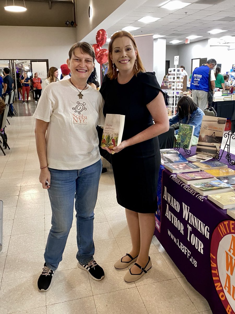 PatriciaSchaefR's tweet photo. ¡HOY en la Feria del Libro de Caguas! #EsImportante compartir nuestras letras ❤️ ¡Busca 'Marina con almendrones' aquí y llévatela firmada, también en Amazon o por mensaje! 😉 #venezuela #arte #reveron #vangogh #MarinaConAlmendrones #novela #ColeccionGalapago #EdicionesScribaNYC https://t.co/NVOqSTmpcq