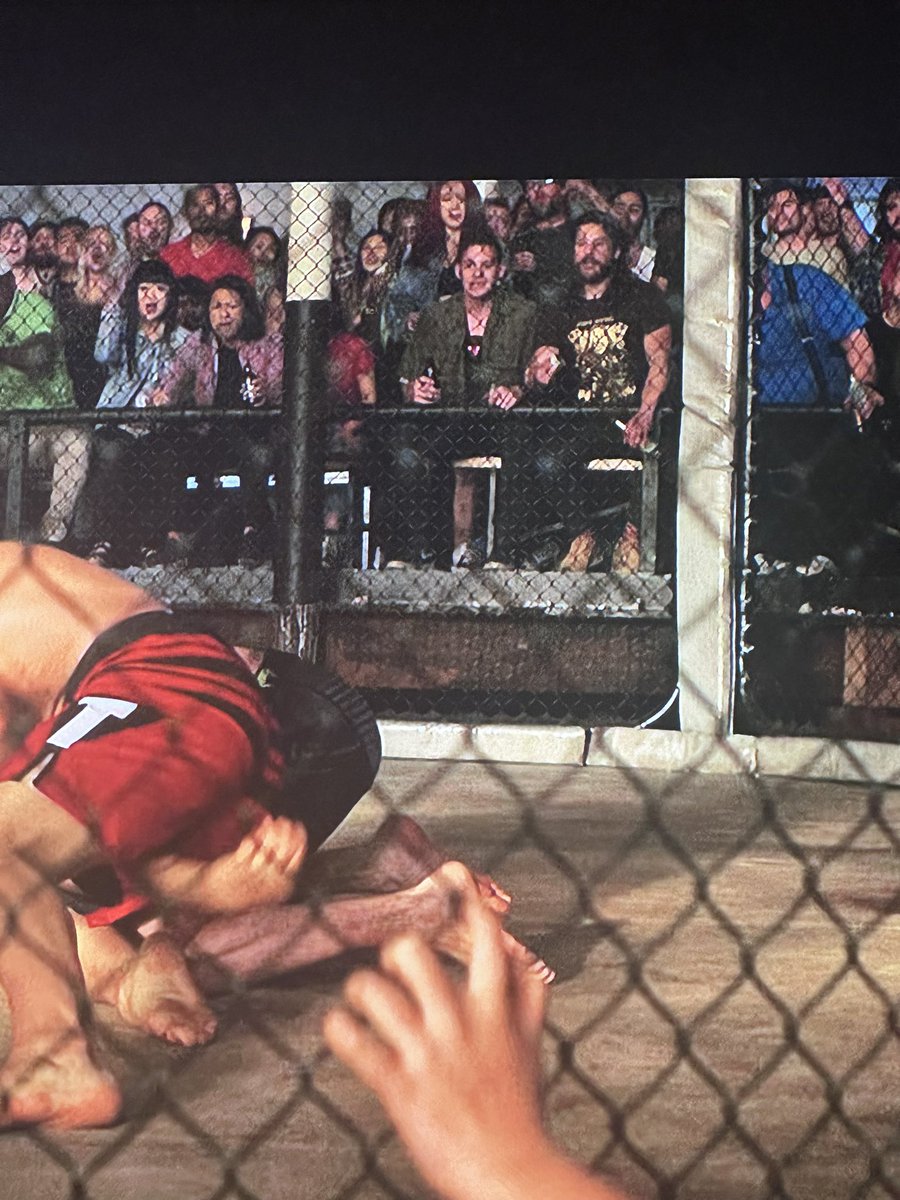 JESWRI's tweet image. One of my favourite things is seeing @Rat___Daddy in @MortalKombat movie wearing one of the many T-shirts I designed.

#mortalkombat #jeswri #ratdaddy