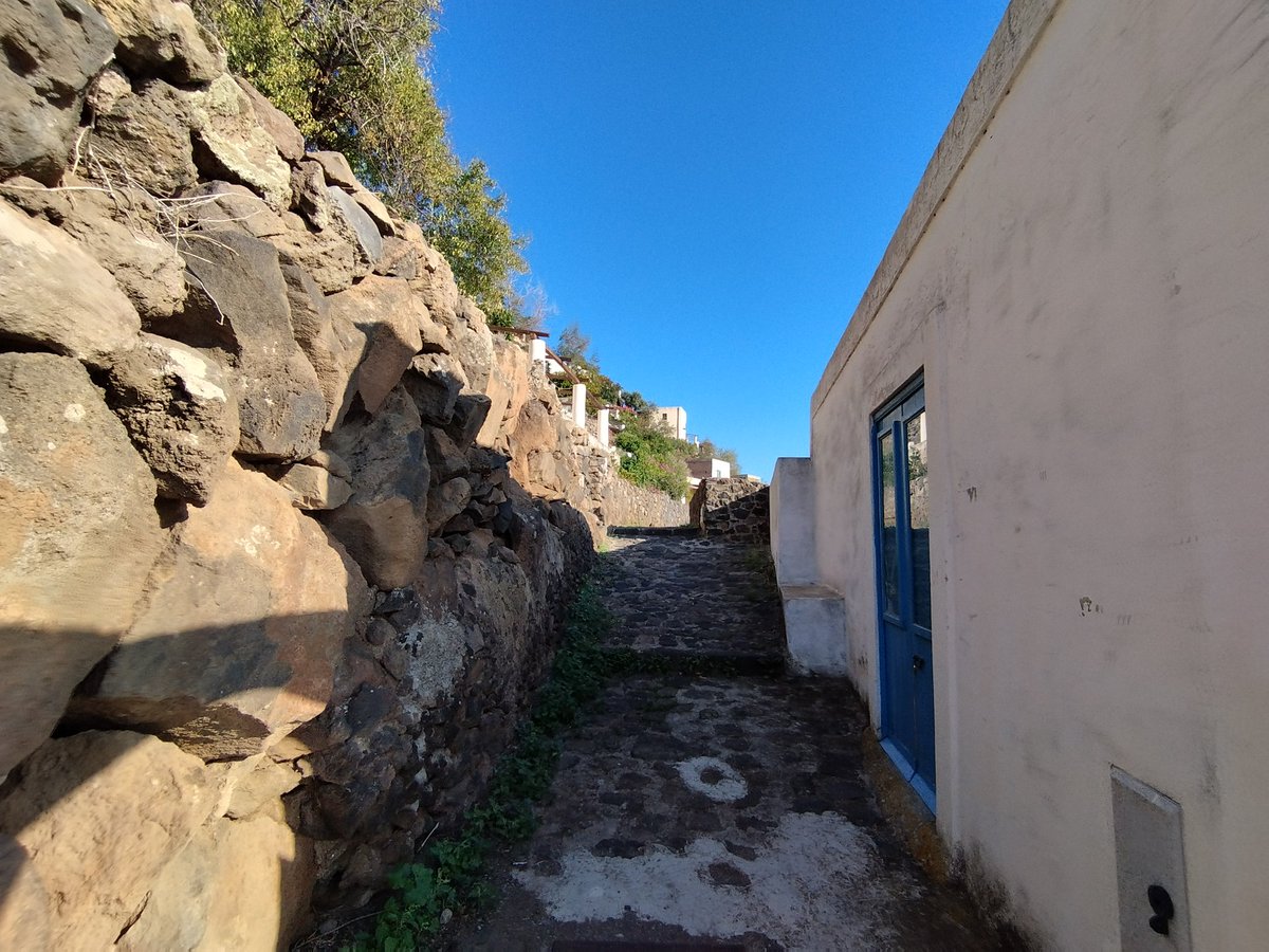 PAngelogitto's tweet photo. Scorci dell' isola di #Alicudi, Isole #Eolie. https://t.co/a0IQos76ng