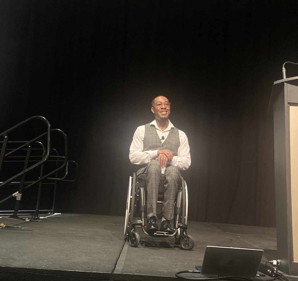 asetOntario's tweet image. On behalf of the #ASET2025 planning committee, thank you @theanthonylue 👏for delivering a keynote that challenged, inspired, and energized us all.
We’re so grateful for your voice and your vision. #dailyaffirmations 
#accessiblity #assistivetechnology