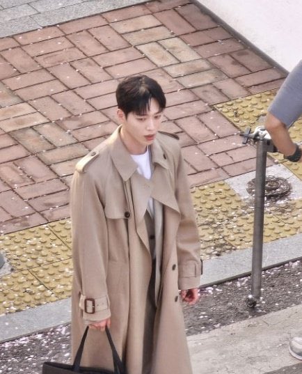winter_1012's tweet photo. 이 남자를 내년까지 어찌 기다림 https://t.co/WNUZ4W9L9V