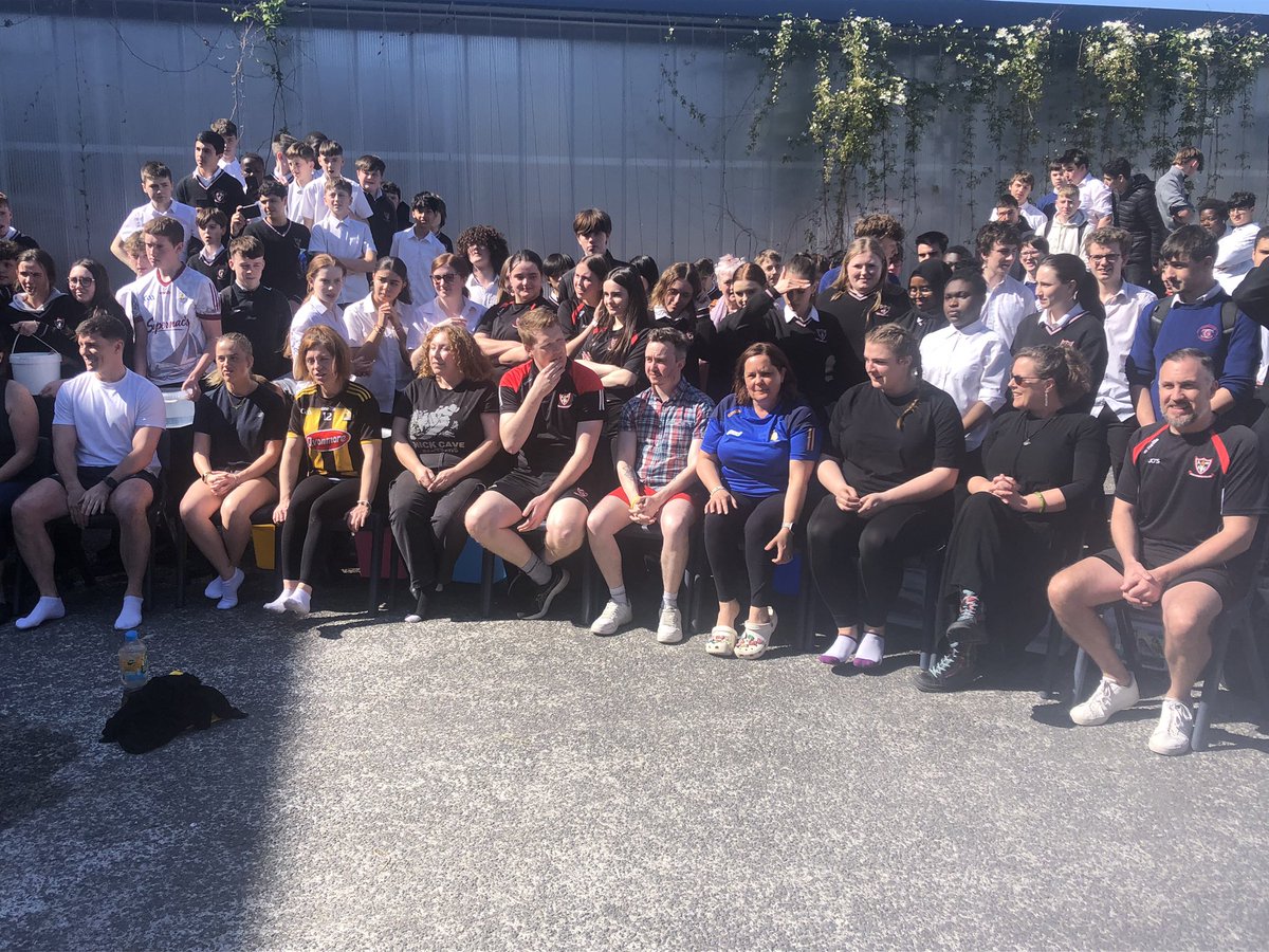 EnnisCC's tweet photo. Our Social Committee organised an Ice Bucket Challenge today. All proceeds will be donated to The Joe Slattery Rehabilitation Fund. https://t.co/vyCeuVG3Ym
