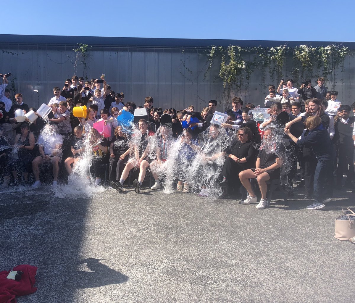 EnnisCC's tweet photo. Our Social Committee organised an Ice Bucket Challenge today. All proceeds will be donated to The Joe Slattery Rehabilitation Fund. https://t.co/vyCeuVG3Ym