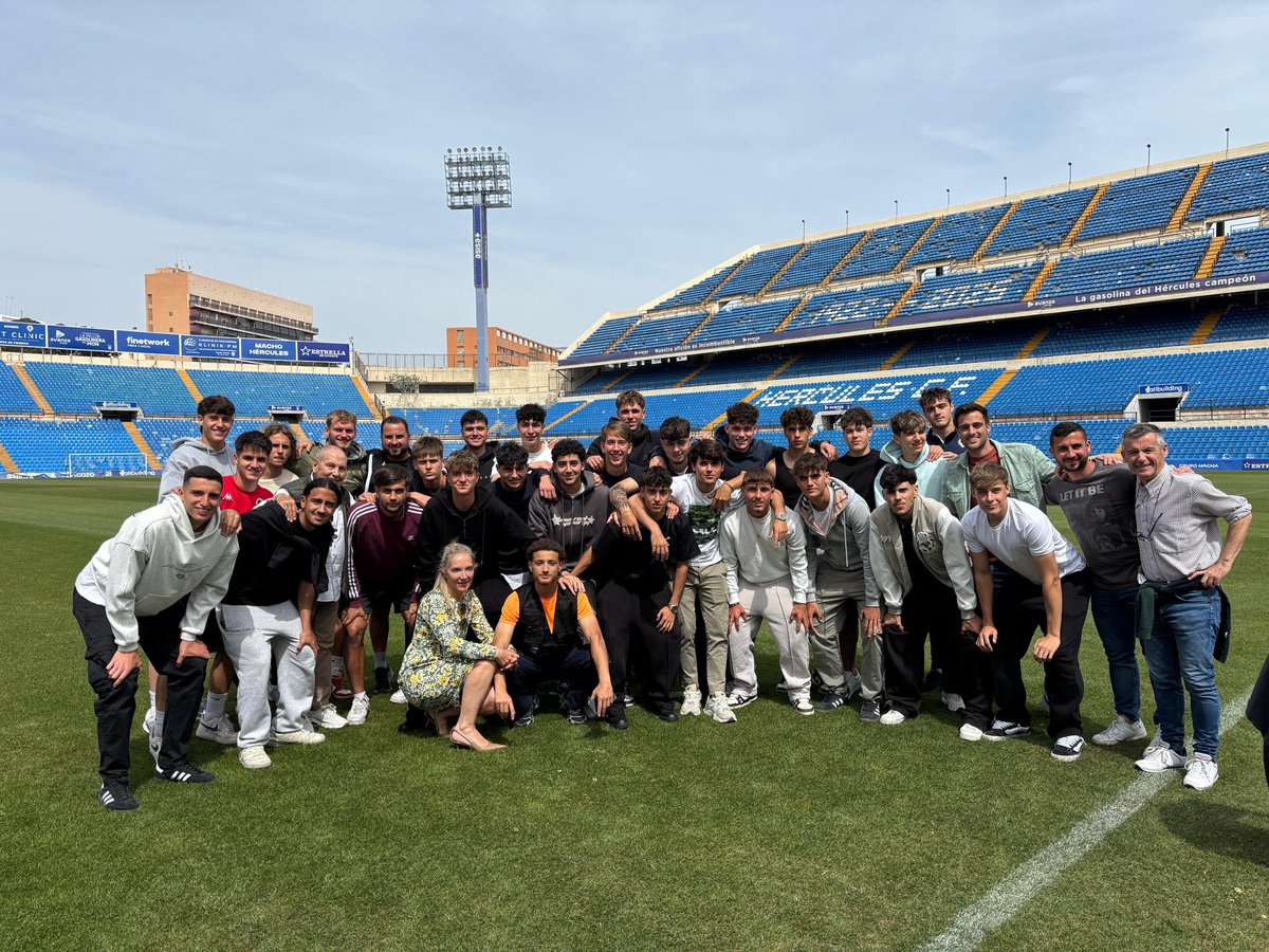 HerculesFutura's tweet photo. Jornada lúdica del Juvenil A en el Rico Pérez para afrontar el tramo final de la temporada con la mayor de las fuerzas 💪🏻

¡Unidos a por el objetivo! 🎯 

💙#MachoHércules🤍 https://t.co/jpP87DGeh9