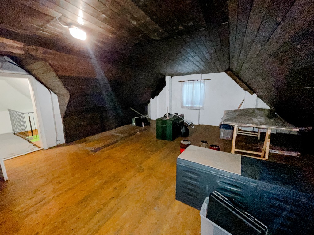 AKTIVITorg's tweet photo. 🏡 Sanierungsobjekt oder Neubau in Puntigam – Vielseitiges Entwicklungspotential! 🔨

Diese Liegenschaft in aufstrebender Wohnlage von Puntigam bietet zahlreiche Möglichkeiten: Ob Kernsanierungoder Neubau nach individuellen Vorstellungen – hier können Sie Ihr Projekt realisieren. https://t.co/W2tyi030rb