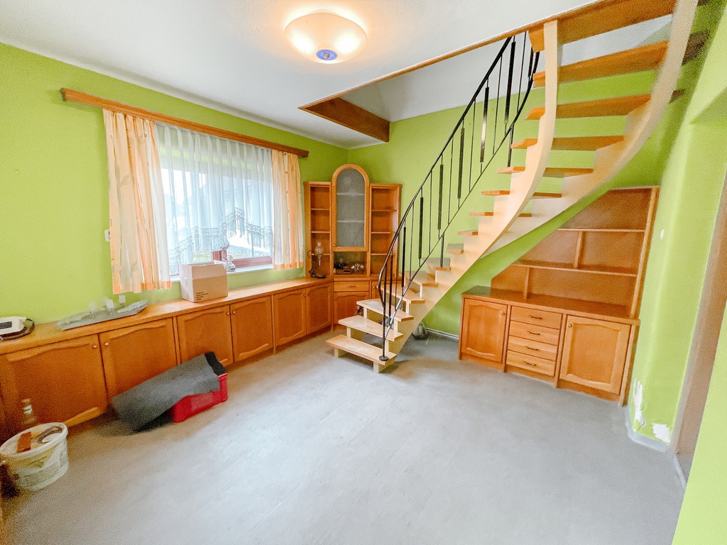 AKTIVITorg's tweet photo. 🏡 Sanierungsobjekt oder Neubau in Puntigam – Vielseitiges Entwicklungspotential! 🔨

Diese Liegenschaft in aufstrebender Wohnlage von Puntigam bietet zahlreiche Möglichkeiten: Ob Kernsanierungoder Neubau nach individuellen Vorstellungen – hier können Sie Ihr Projekt realisieren. https://t.co/W2tyi030rb