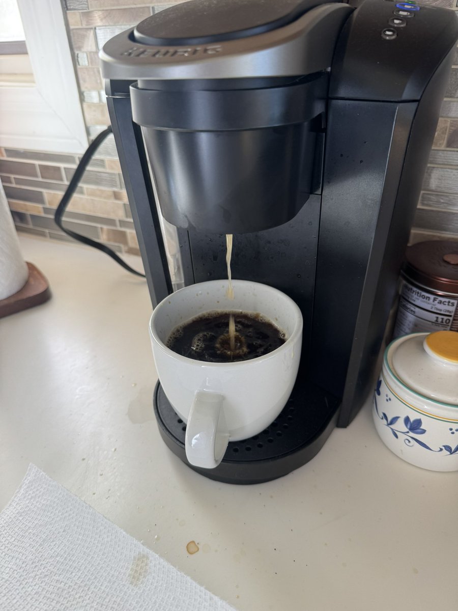 fece_lord's tweet photo. This is what happens when you leave coffee to someone else on a bachelor trip #poorover #notpourover https://t.co/vlOMSJcYxo