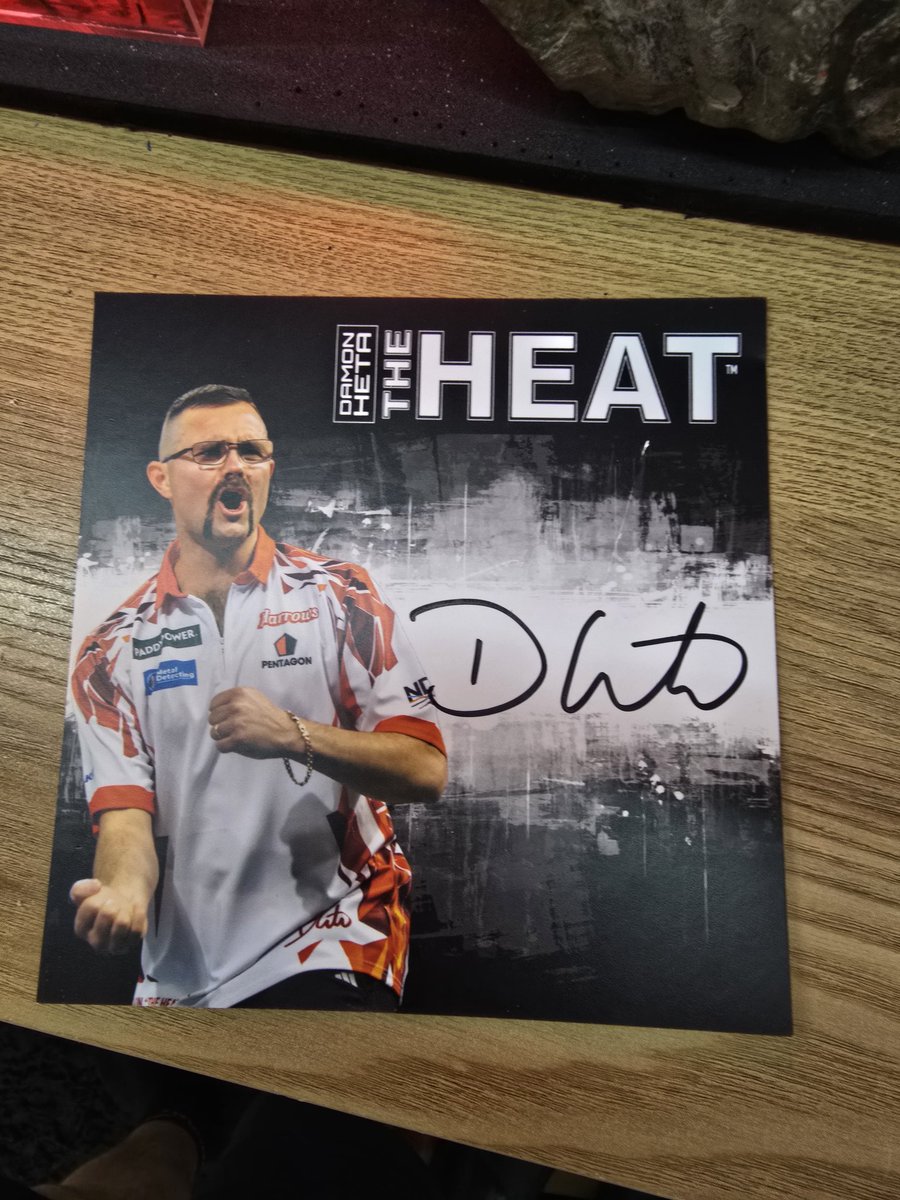 Legend <a href="/DamonHeta180/">Damon Heta</a> throwing in a hand signed card. Stag Ready 🎯🎯🔥🔥