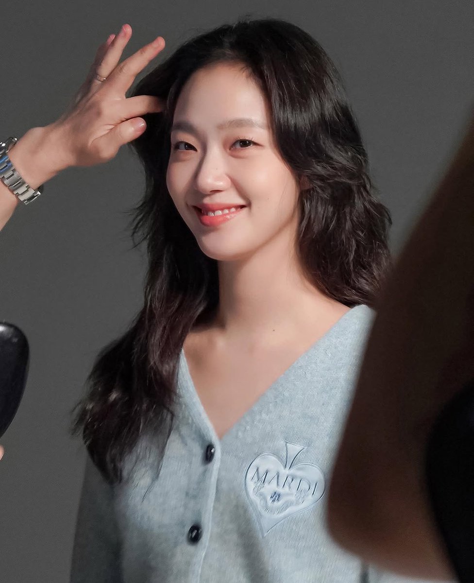 4seasonswithIU's tweet photo. Actress Kim Goeun recommends “#WhenLifeGivesYouTangerines” to fans (source: fiorestale) 🍊

“I’m so jealous of those who haven’t seen it…” https://t.co/oXkuuP6eZ6