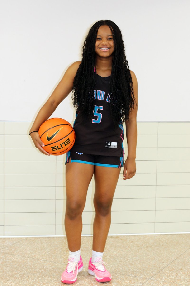 MNDiamondElite1's tweet image. Happy Birthday @aneciya15
Aneciya Holt! We wish you a very enjoyable day! Shine Bright Like A Diamond!
@CoachTifff @TeamBuerman @MNDiamondElite1
#WeOverMe
#DiamondElite2027