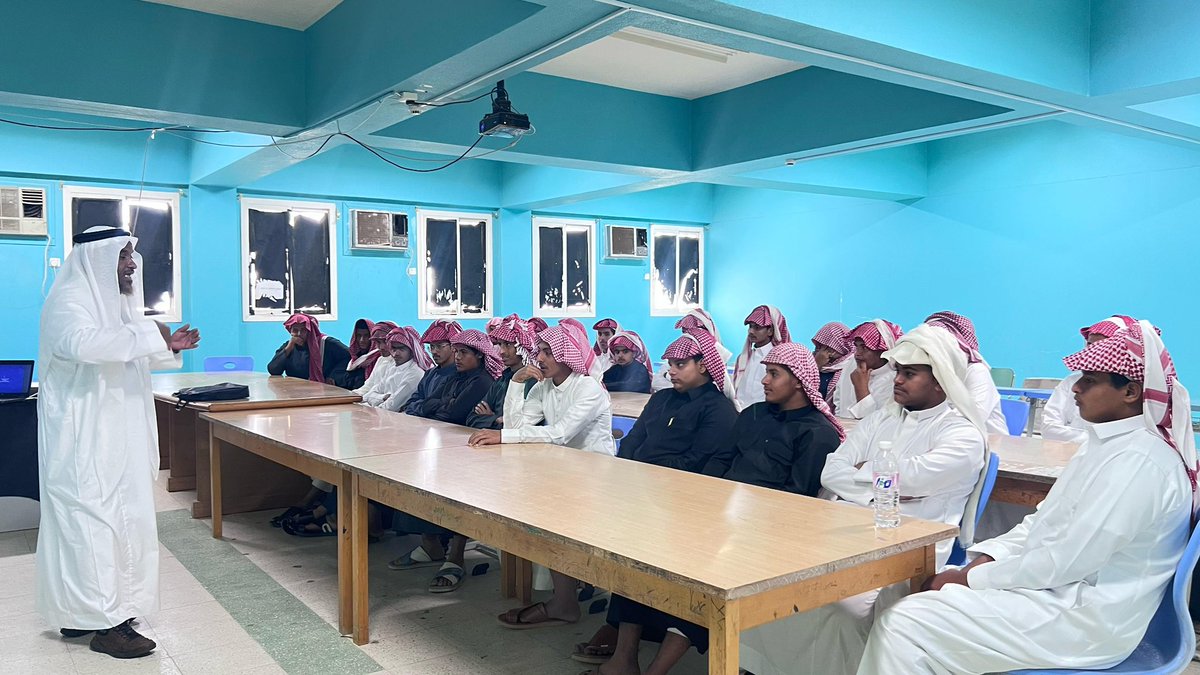 نفذت الجمعية بالشراكة مع مكتب التعليم بالبرك دورة التأهيل لاختبار التحصيلي قياس مادة الأحياء والتي قدمها المدرب / أحمد جابر الأسمري في مدرستي المثنى بن حارثة بالكداء وعمرو بن العاص بالجمه.