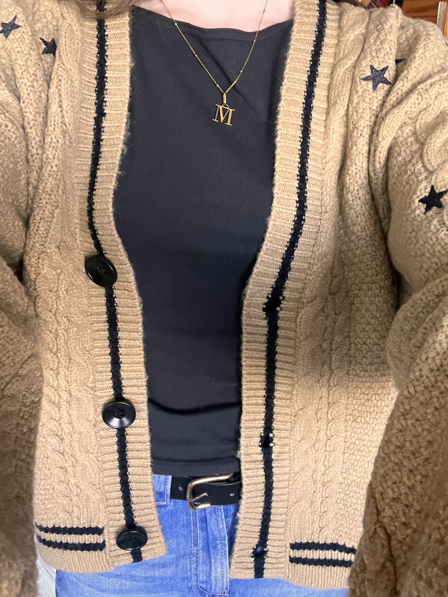simmermaddy's tweet photo. a million little stars on my new fav cardigan! 🫶🏻 #FearlessCardigan https://t.co/gOlnTfHLur