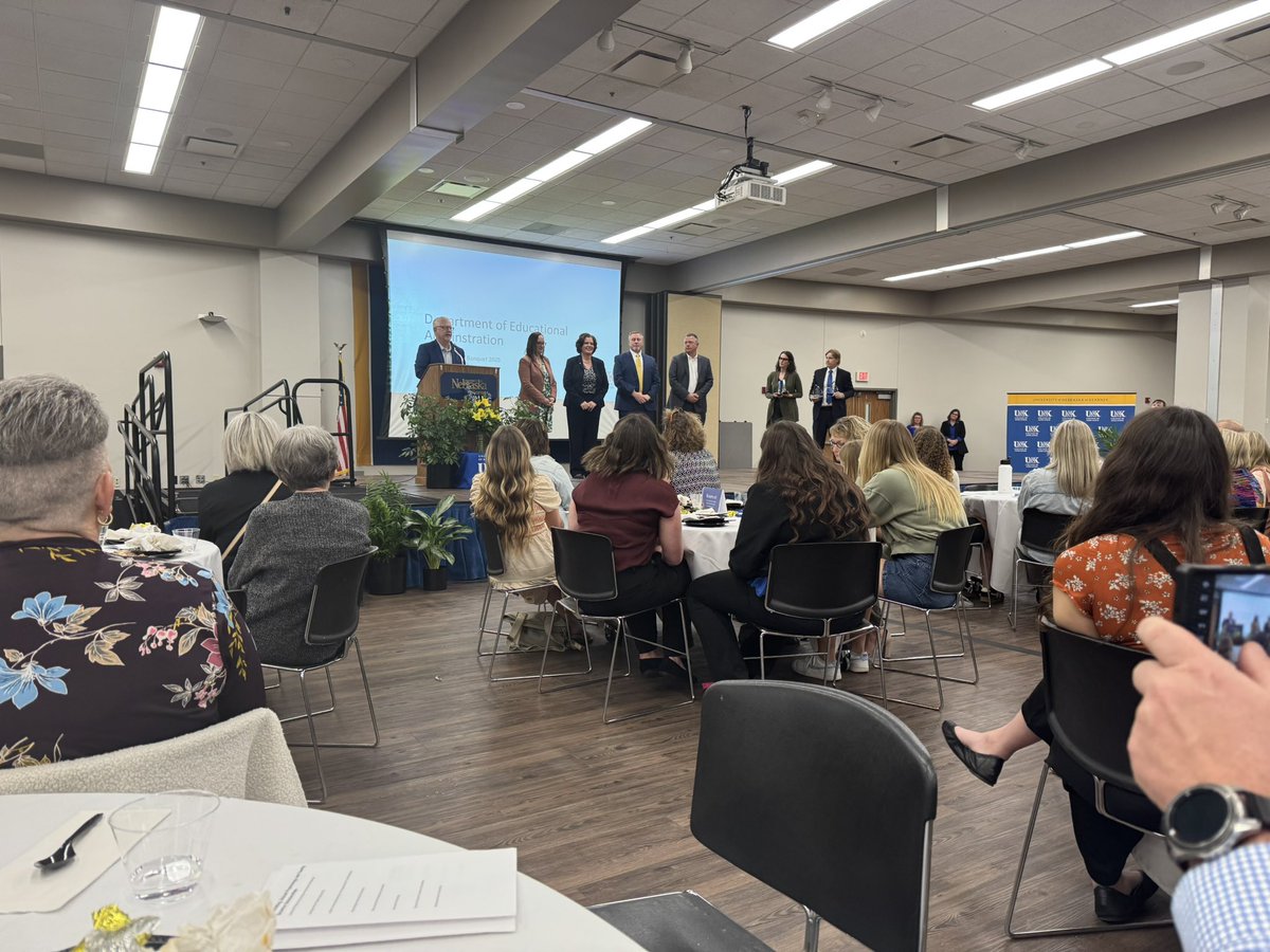 Unk_EDAD's tweet image. Congratulations to Dr. Troy Loeffelholz, Dr. Chelsea Feusner, Dr. Beth Ericson, and Jeff Schneider. These alumni are the 2024/2025 recipients of the UNKLES Award (University of Nebraska at Kearney Leadership in Education and Service).