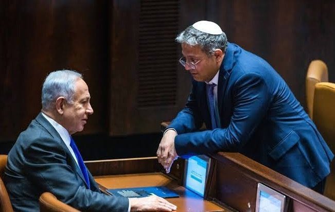 "اللهُمَّ وهذه ساعة استجابة
اكسرْ بنا شوكتهم
نكّسْ بنا رايتهم
أذلَّ بنا قادتهم
حطّمْ بنا هيبتهم
أزلْ بنا دولتهم
اللهم اجعلنا وعدَ الآخرة، لنسوءَ وجوههم، ولندخل المسجد كما دخلناه أول مرة"